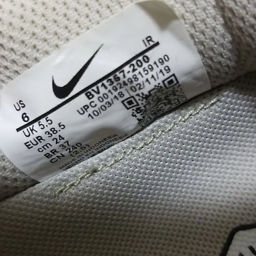 Nike Air Max Women’s Size 7 1/2 ( 38.5 EU ) Mens size 6
